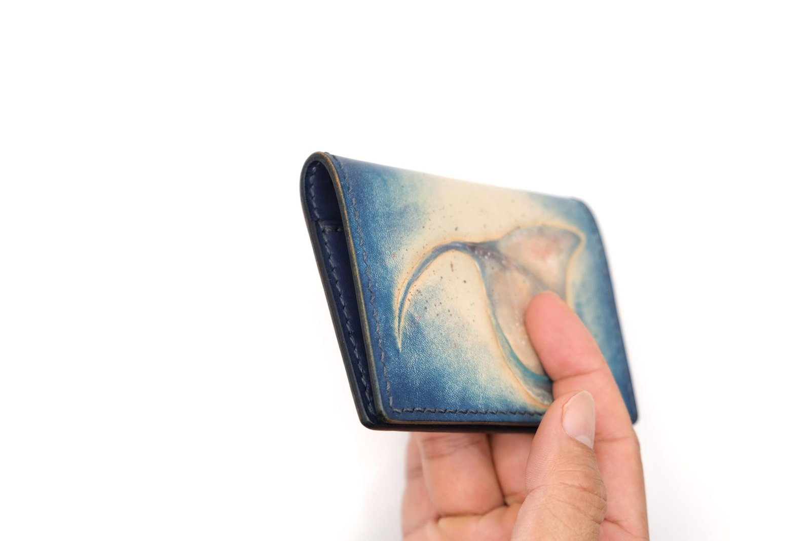 Mini Leather Wallet with Hand-Carved Manta Ray – Leather Wallet, Marine Life Gift for Him or Her - Image 9