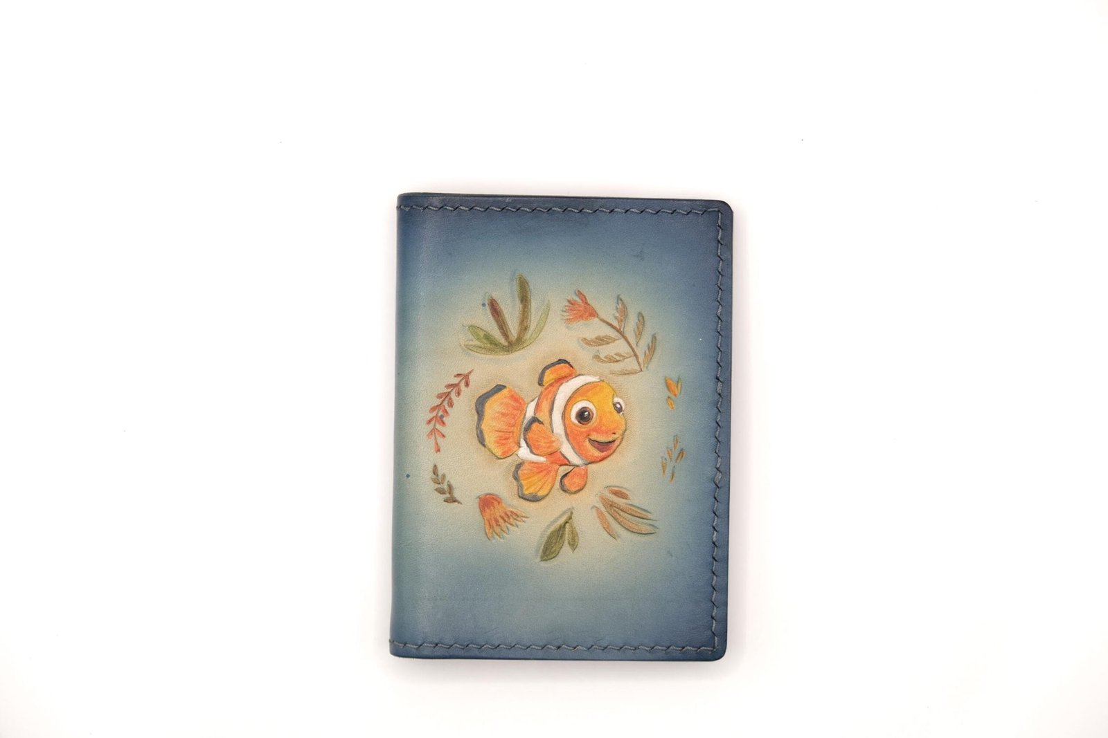 Mini Leather Wallet with Hand-Carved Clownfish – Ocean Animal Wallet, Handmade Leather Wallet, Unique Gift