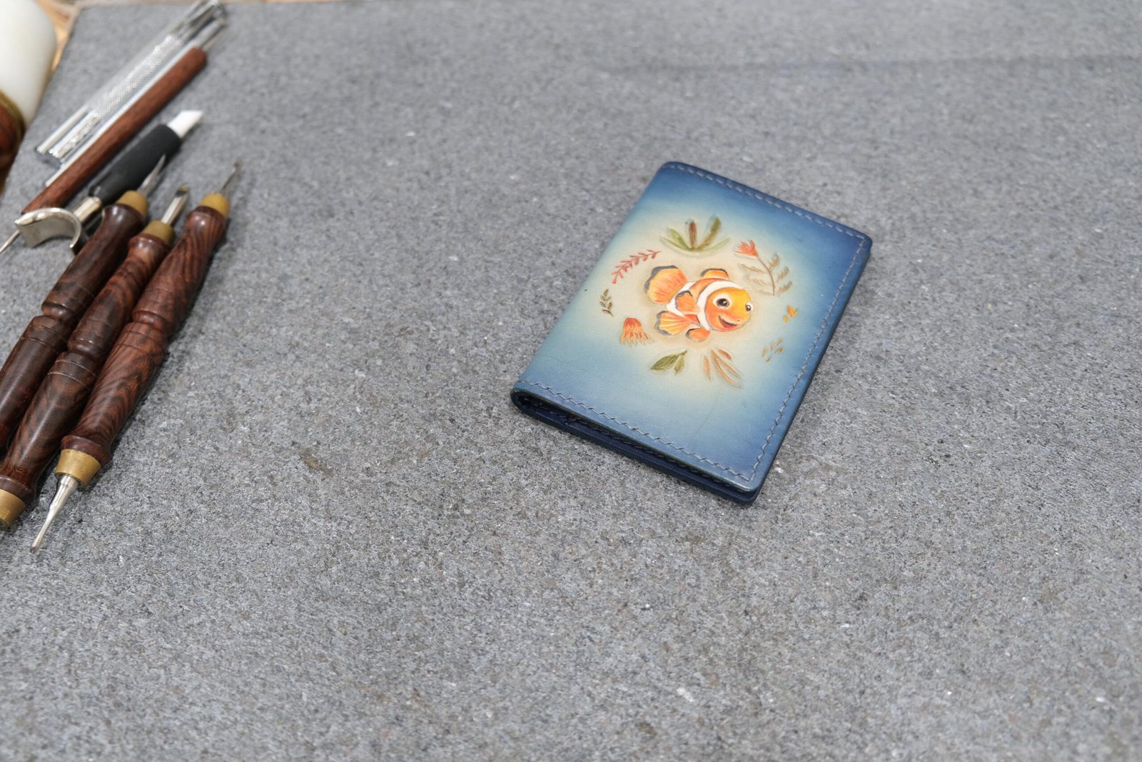 Mini Leather Wallet with Hand-Carved Clownfish – Ocean Animal Wallet, Handmade Leather Wallet, Unique Gift - Image 2