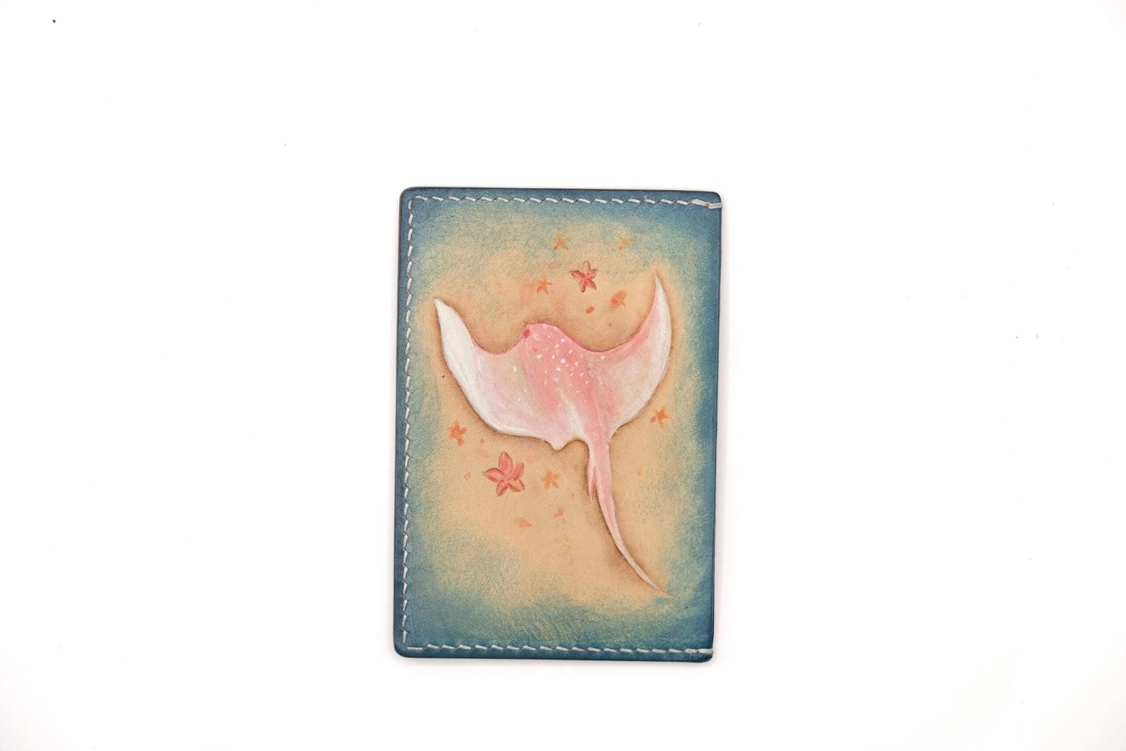 Leather Card Holder with Pink Stingray – Hand-Carved Ocean Art Wallet, Gift for Sea Lovers