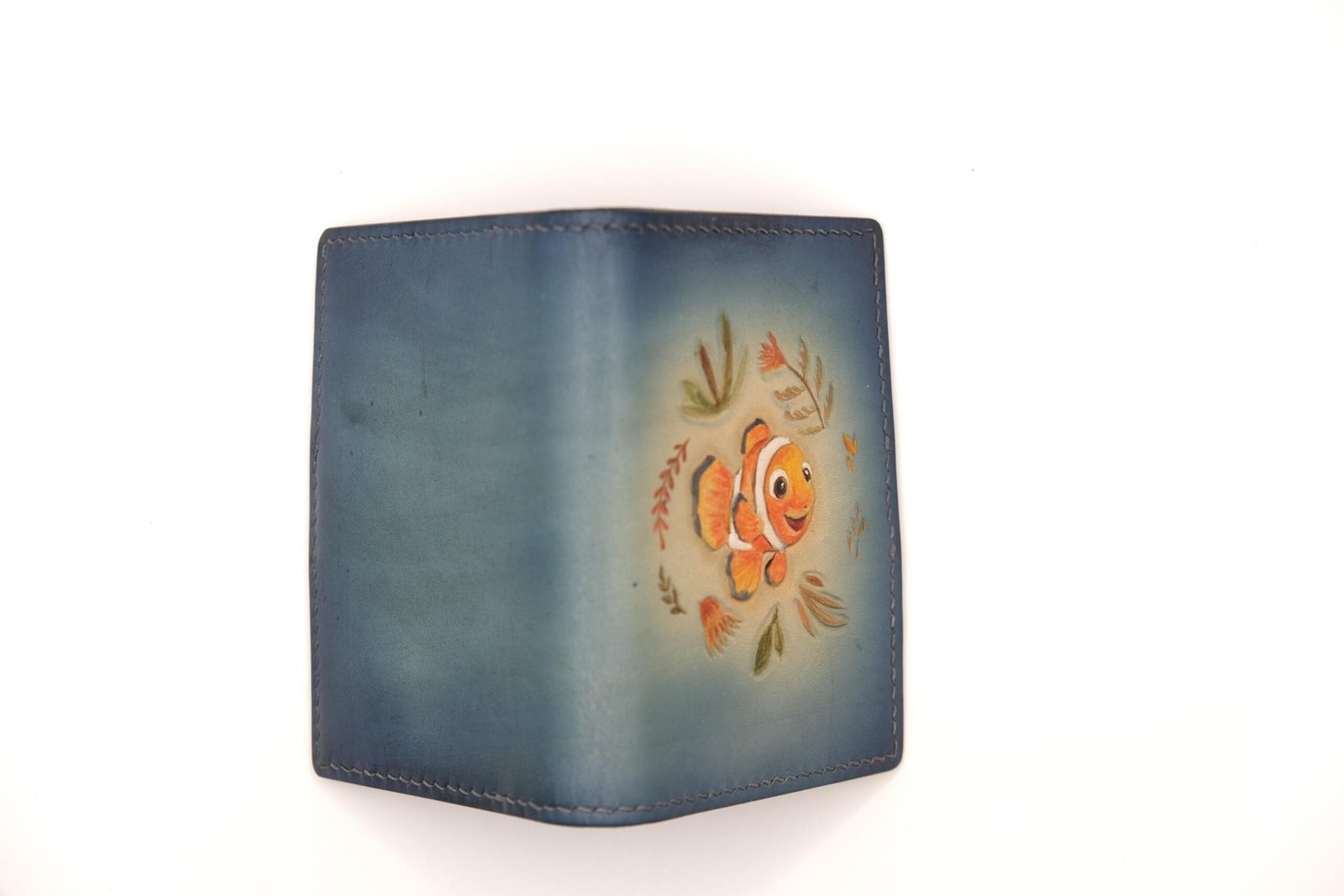 Mini Leather Wallet with Hand-Carved Clownfish – Ocean Animal Wallet, Handmade Leather Wallet, Unique Gift - Image 7