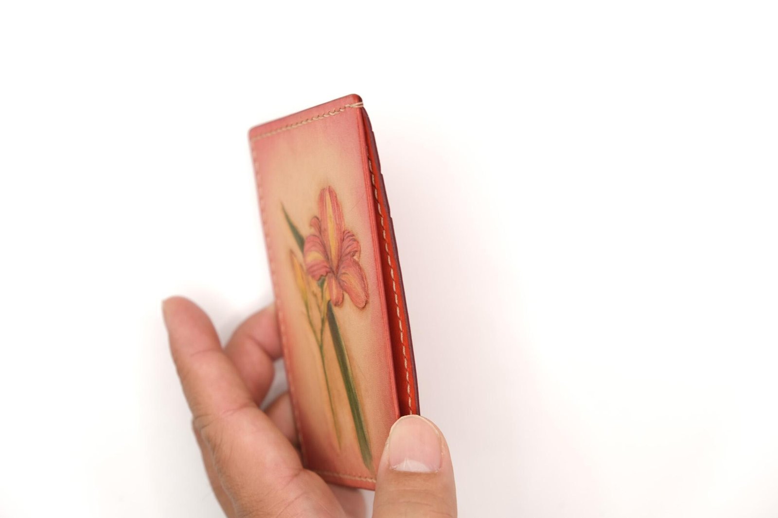 Hand-Carved Leather Card Holder with Daylily – Floral Leather Card Case – Hand-Painted Nature-Inspired Gift for Her - Image 9